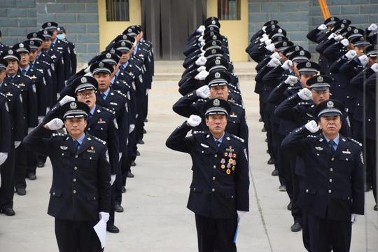 张家川县公安局举行庆祝首个人民警察节国旗警旗升旗仪式