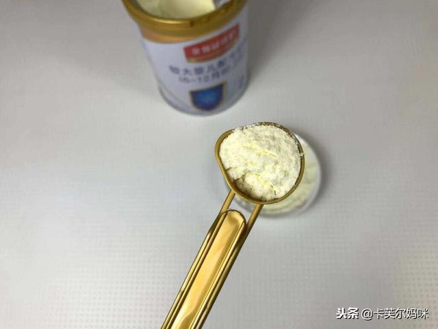 教你如何辨别婴儿奶粉优劣的方法