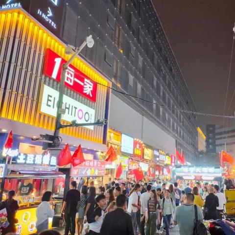 成都市骡马市地铁口附近美食的长尾关键词有什么