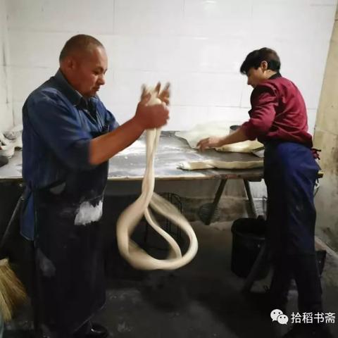 为什么兰州拉面都是女的炒菜？