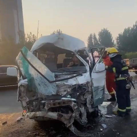 武汉前线交警的相关长尾关键词有哪些