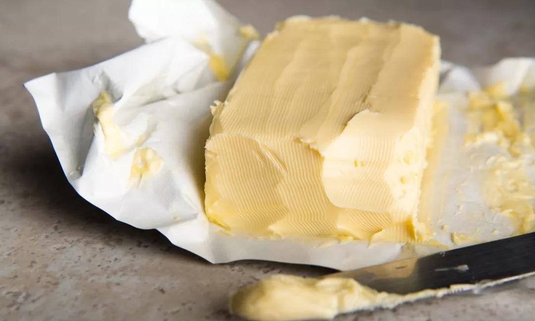 蛋白怎么打出硬性奶油(手动打蛋器可以打发蛋清成奶油状吗)