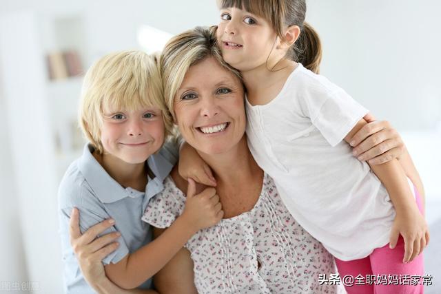 孩子看到妈妈抱别的孩子就闹怎么办