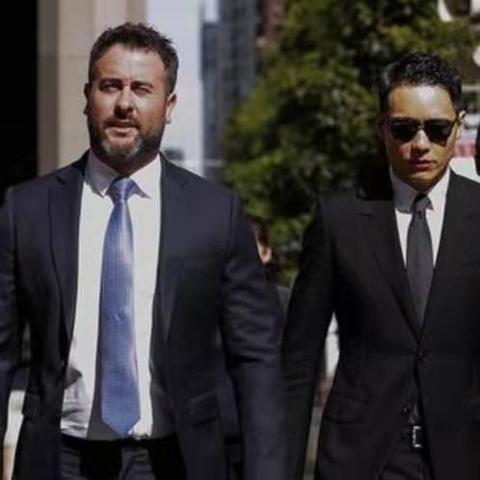 飞机上亲吻视频大全的长尾关键词有什么