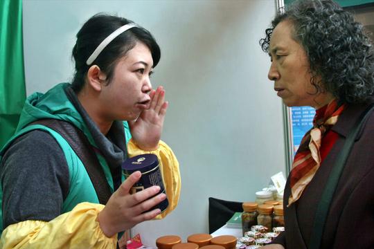 退休老人警惕2个新骗局，损失养老金还危及健康，看看你遇到没？