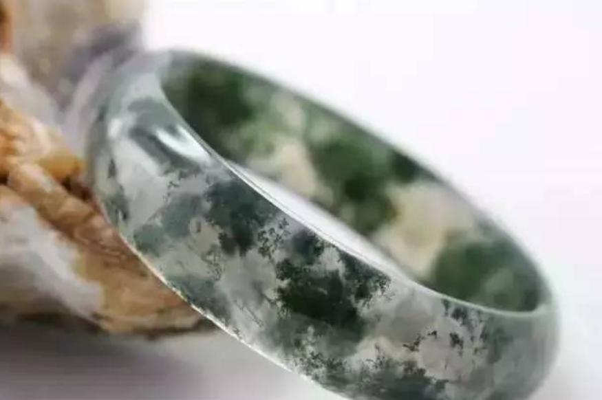 ：揭秘玛瑙：珍贵的宝石，神秘的历史，和它背后的故事