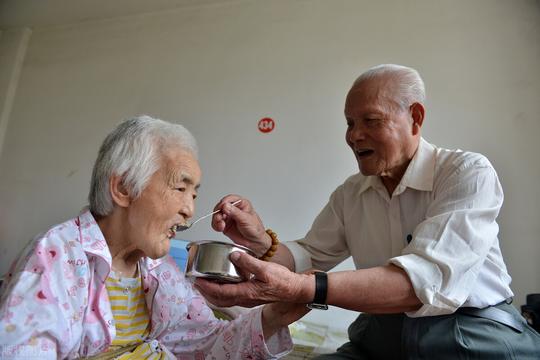 失能老人的养老困境