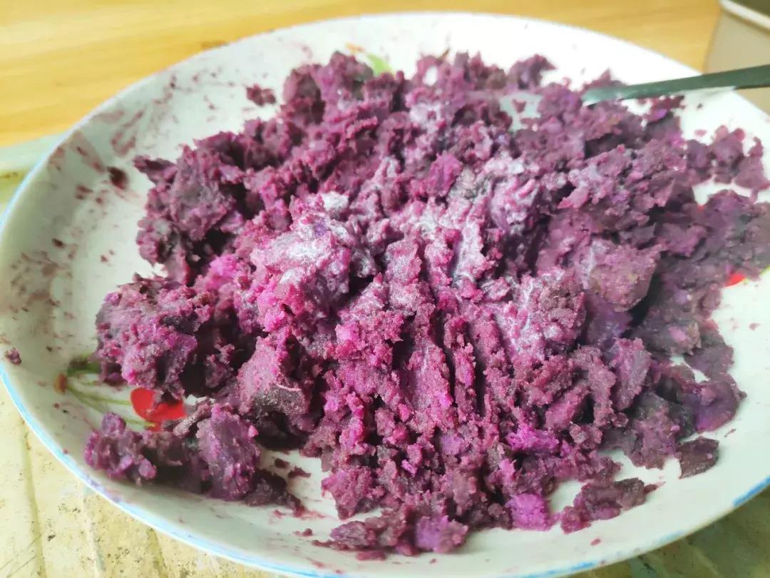 唯美食与什么不可辜负（世间唯美食不可辜负出自哪里）