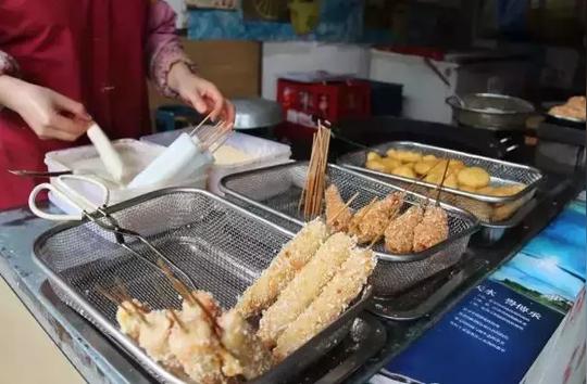摆摊创业，学校门口哪些小吃美食最火爆和赚钱？食创小吃培训推荐
