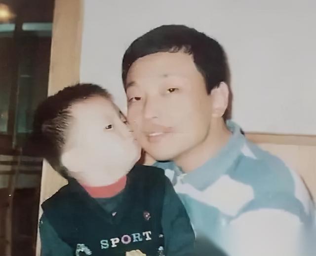 孩子快三岁只会喊爸爸妈妈正常吗