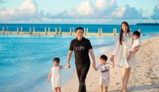 42岁吴佩慈叹日子不易？网友：拿拼孩的精力创业，比你老公都强