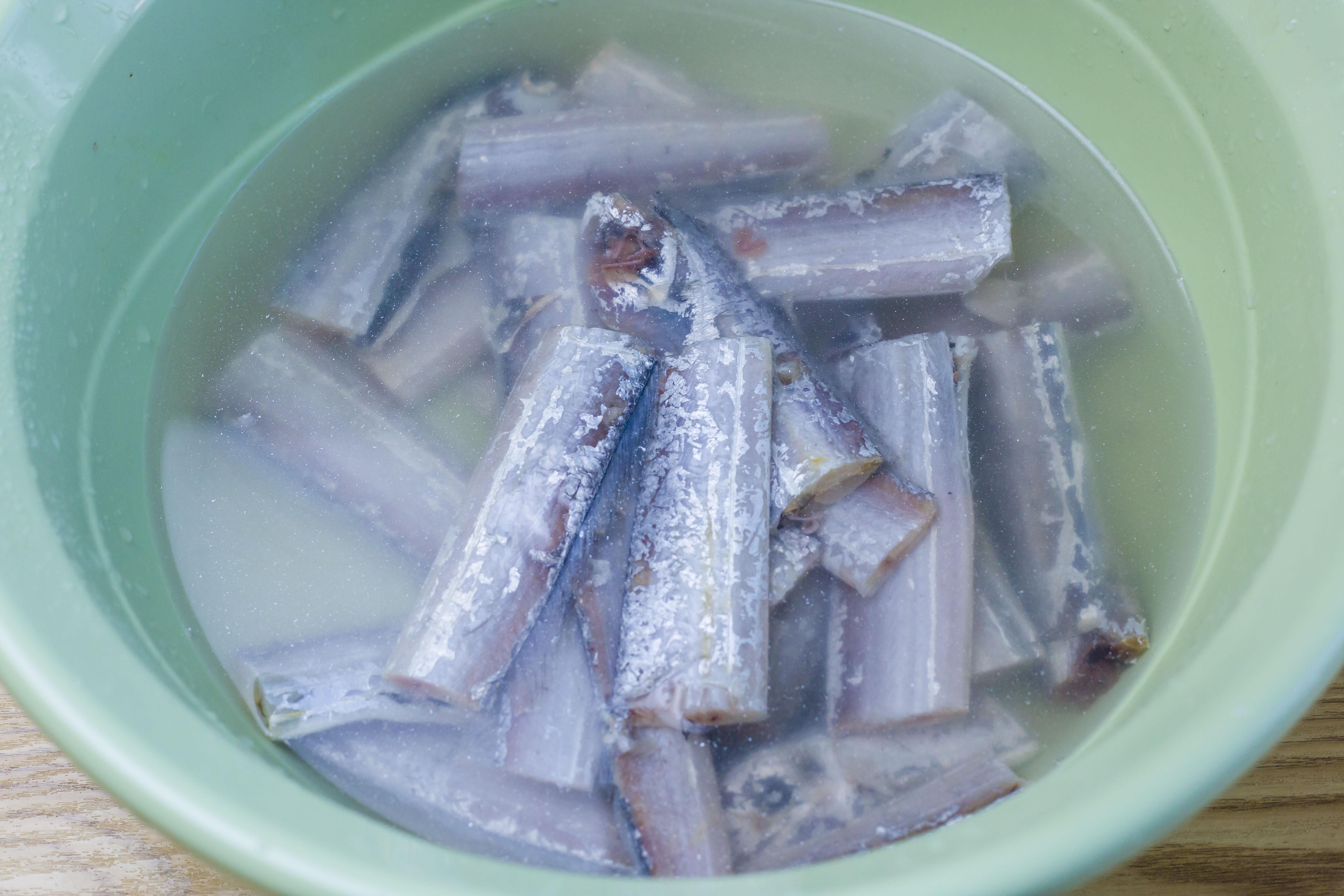 带鱼能做成什么美食（状元哥做的干炸带鱼）