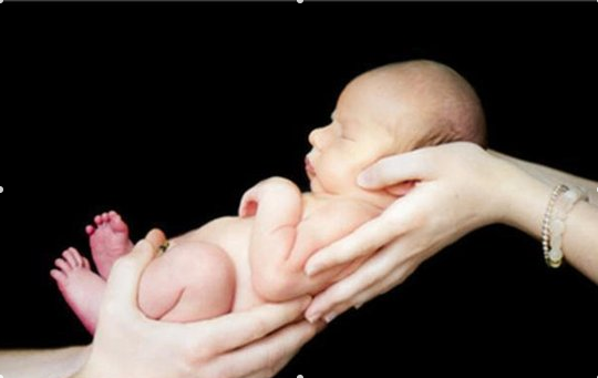 母乳不足如何喂养宝宝呢 母乳不足如何喂养宝宝呢