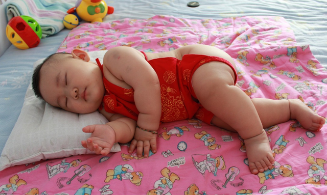 宝宝6个月喜欢侧睡好吗
