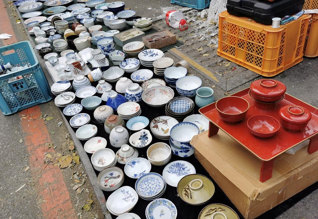 摆古玩地摊生意好吗知乎