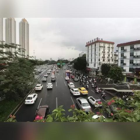 南宁多车相撞的相关长尾关键词有哪些