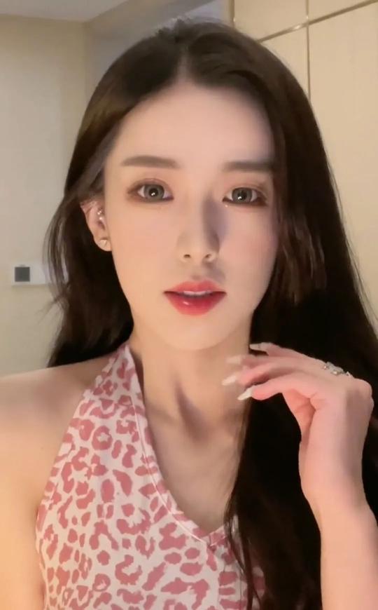 ​抖音第一美女迅猛龙，有这样的女朋友你几点回家？