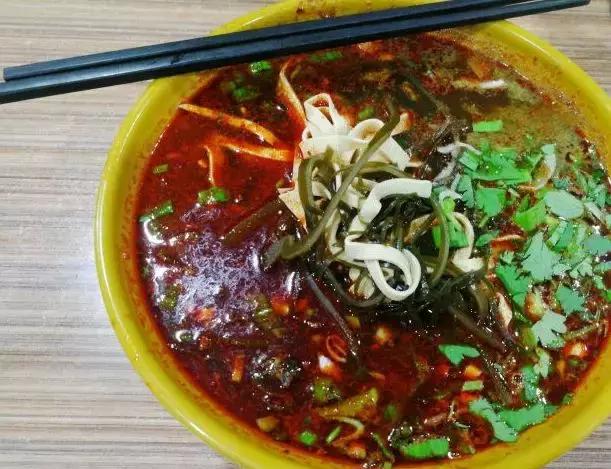 东郊美食都有什么菜（成都有哪些受欢迎的夜市）