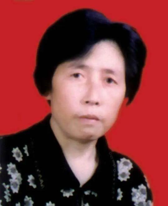 49岁创业，身家超70亿，“老干妈”陶华碧的传奇人生