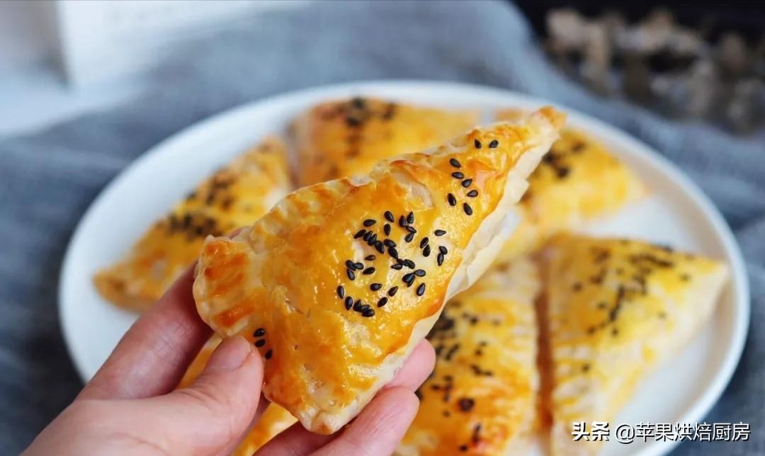手抓饼皮还可以做什么美食（爆浆玉米饼做法）