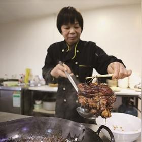 崇贤属于杭州哪个区？