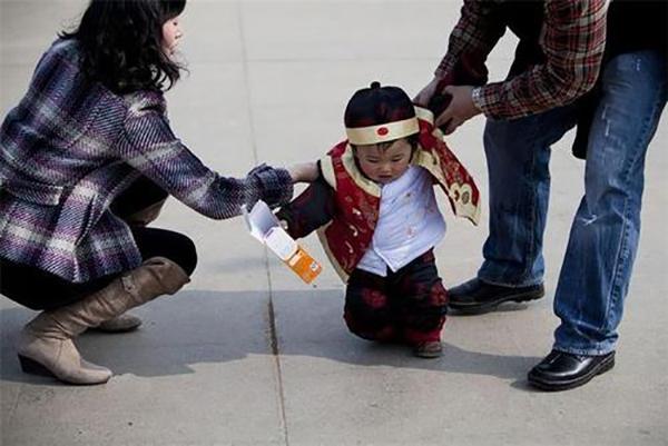 太早站立的宝宝会有问题吗 太早站立的宝宝会有问题吗
