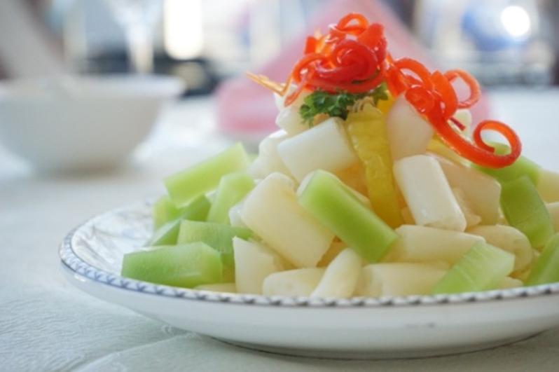 手机拍摄什么美食好吃（各位美食领域创作者都是用什么设备拍摄视频的）