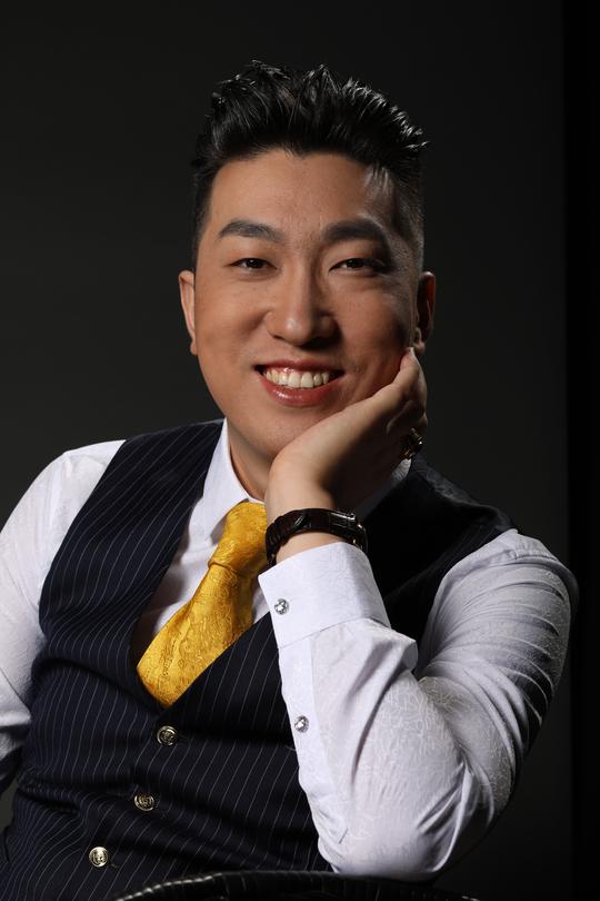 创业前期很乐观，初期很苦逼，后期还未知致创业者；周子创业旅程