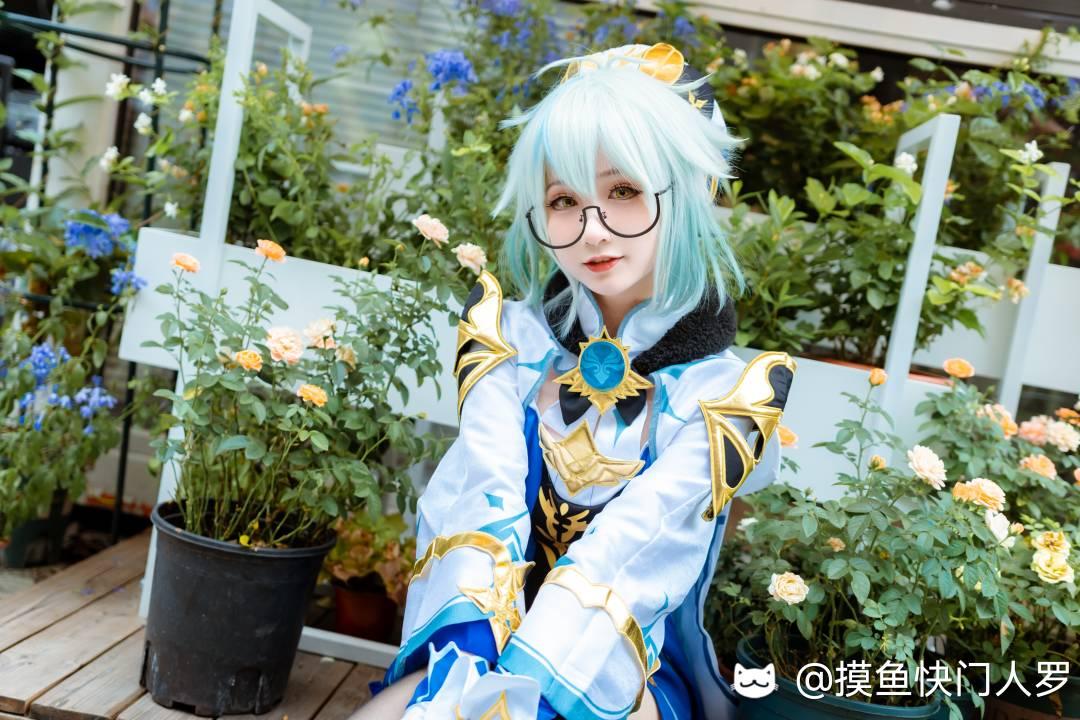 答:原神重云cos服穿戴教程如下:1,如果是比较平常