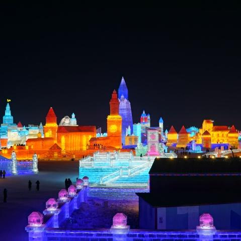 哈尔滨玩冰雪相关长尾关键词有哪些