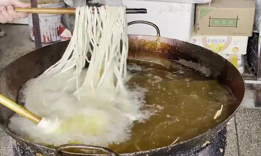 丹阳的美食是什么美食（丹阳有名的景点是什么地方）