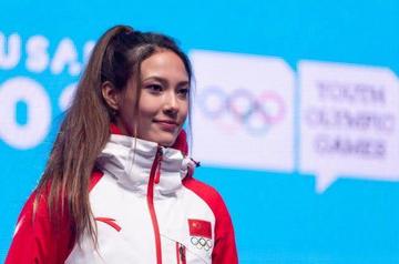 谷爱凌又做鬼脸了比赛现场图片