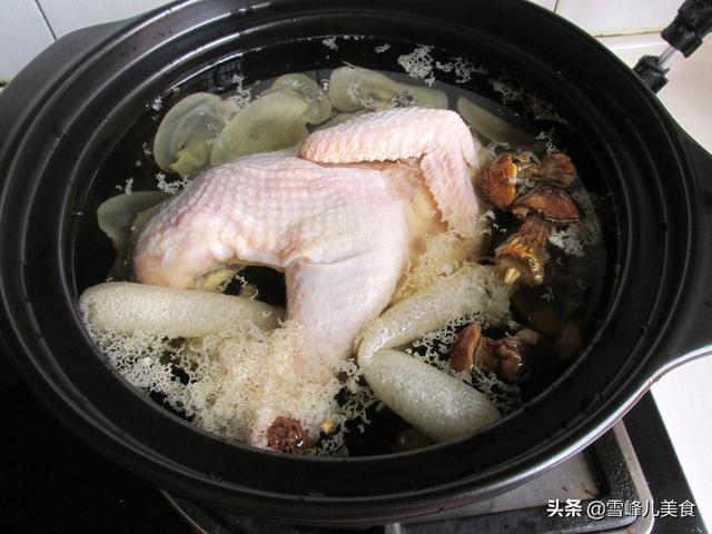 聪明宝宝营养餐之海南椰鸡汤