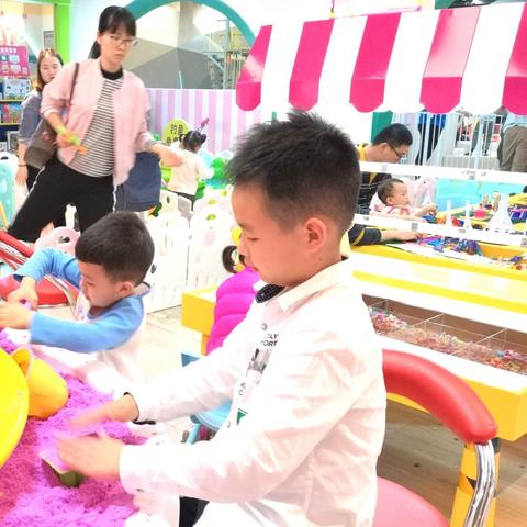 东莞市附近趣事店在哪里