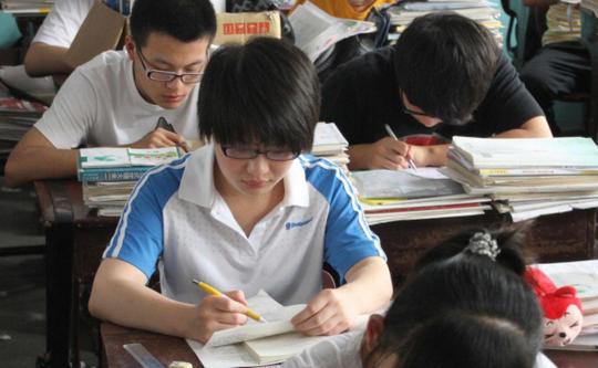“从学霸到学渣用不上一年”，高考落榜生的忠告，别再重蹈覆辙了