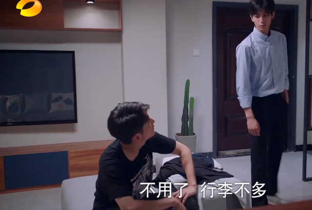 一个多月宝宝肩膀骨头响原因