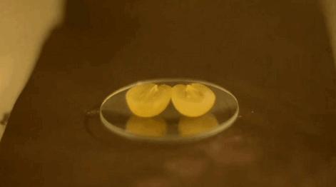 微波炉中冒火花怎么回事