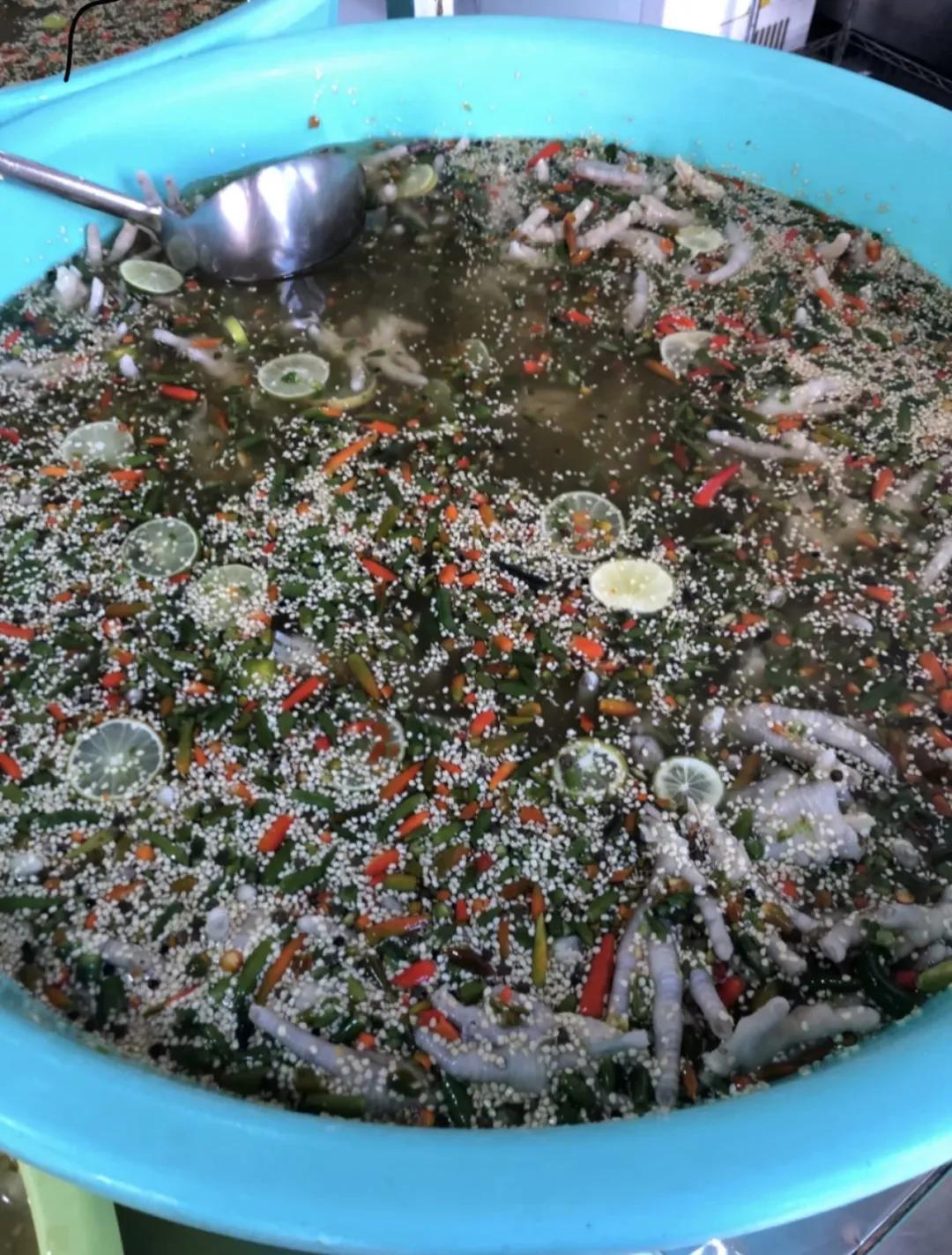 芒市有什么美食（你在当地能吃哪些特色菜及美食）
