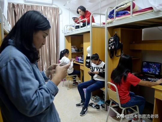 高三成绩不好，读专科计算机好还是上本科普通专业好？平台很重要