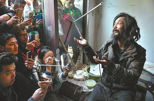 消失的“流浪大师”，以及这个年代的审美降级