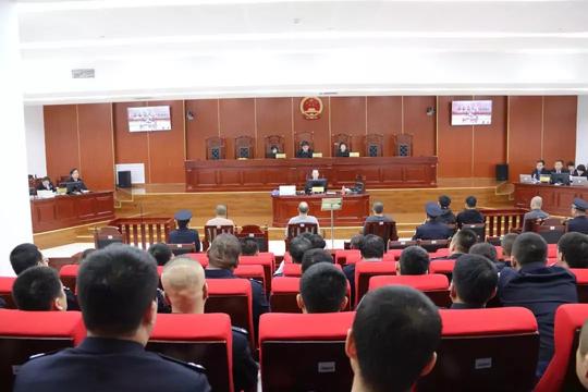 打砸车辆，殴打无辜群众，逼人下跪！郑洪涛等6人涉恶案在伊旗开庭