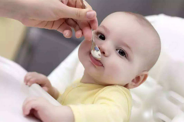 给宝宝洗澡的注意事项有哪些 给宝宝洗澡的注意事项有哪些