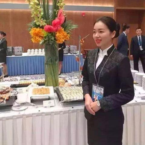 宾馆服务员多少钱一个月？