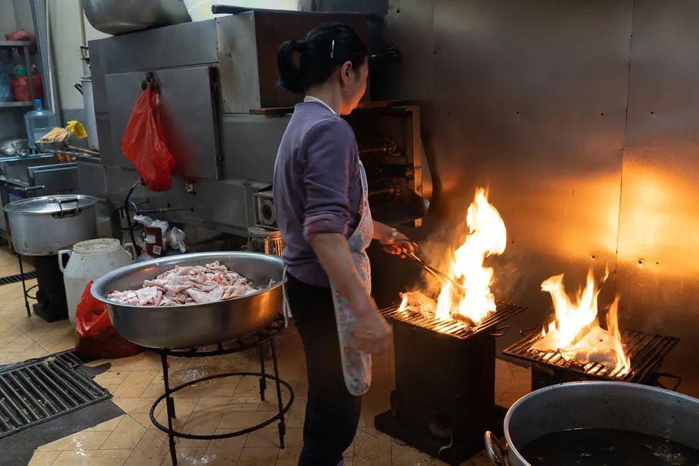 市场里有什么美食（摆地摊有什么好的项目推荐一下）