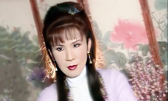 焦恩俊曾被逼拍吻戏，妻子泳池出轨偷情被抓，如今怎么样了？