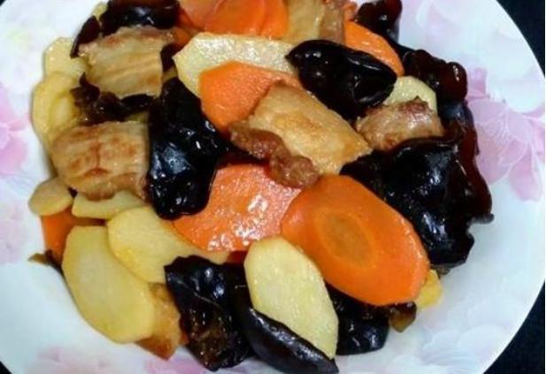 芒果可以做成什么美食（芒果班戟的做法有哪些）