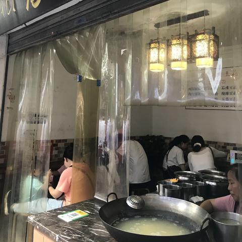 成都市中心本地美食有哪些