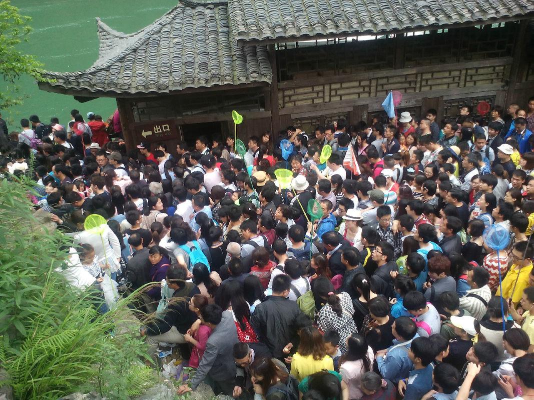 五一高速路免费几天过路费
 /10月1日几点上高速免费