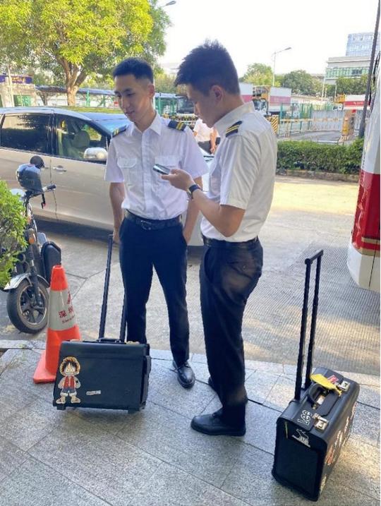 告别蓝天梦，空少集体辞职创业