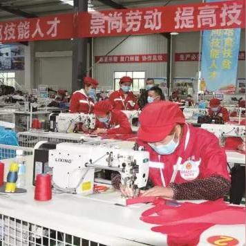 厦门市贫困补贴多少钱啊